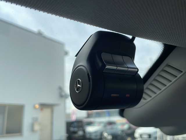 メルセデス・ベンツ Ｃ１８０ ステーションワゴンアバンギャルド 愛知県 2017(平29)年 7.1万km オブシディアンブラック /正規ディーラー車//禁煙車//純正8.4インチナビ//フルセグ/DVD/CD/MSV/SD/USB/Bluetooth//ドライブレコーダー//ビルドインETC//バックカメラ//ハーフレザーシート//パワーシート//運転席シートメモリー//運転席ランバーサポート//シートヒーター//電動リアゲート//レーダーセーフティパッケージ//アダプティブブレーキ//PRE-SAFEブレーキ//ブラインドスポットアシスト//レーンキープアシスト//パーキングセンサー//ステアリングアシスト//ACC//BAS//CPA+//ディストロニックプラス//LEDハイパフォーマンスオートライト//バックフォグランプ//アンビエントライト//パドルシフト//アイドリングストップ//純正17インチアルミホイール//ESP//純正ルーフレール//イージーエントリーステアリング//革巻きステアリング//電動チルトハンドル//電動テレスコピットハンドル//ISOFIX//純正フロアマット//プライバシーガラス//イモビライザー//後席リモートフォールディング//前席シートベルトプリテンショナー//フォースリミッター//自動防眩ルームミラー//スペアスマートキー//保証書/車両取扱説明書//点検整備記録簿H29~R2.R4.R6