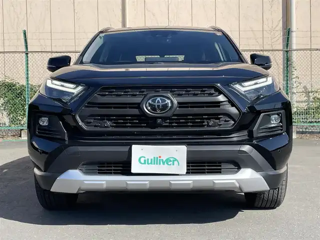 トヨタ ＲＡＶ４ ハイブリッド アドベンチャー 東京都 2024(令6)年 3.3万km アティチュードブラックマイカ サンルーフ/１０型ディスプレィオーディオナビ＆フルセグ/・BluetoothAudio　　/・AppleCarPlay/AndroidAuto/デジタルインナーミラー　/合皮スポーティシート　/メモリパワーシート　/快適温熱シート　/シートベンチレーション　/パワーバックドア　/ブラインドスポットモニター/パーキングサポートブレーキ/セーフティセンス/（衝突回避支援パッケージ）/・プリクラッシュセーフティ/・レーダークルーズコントロール/・ロードサインアシスト/・レーントレーシングアシストサポート/・オートマチックハイビーム/プッシュエンジンスタート/ステアリングヒーター/保証書＆取説/Wエアバック＆ABS