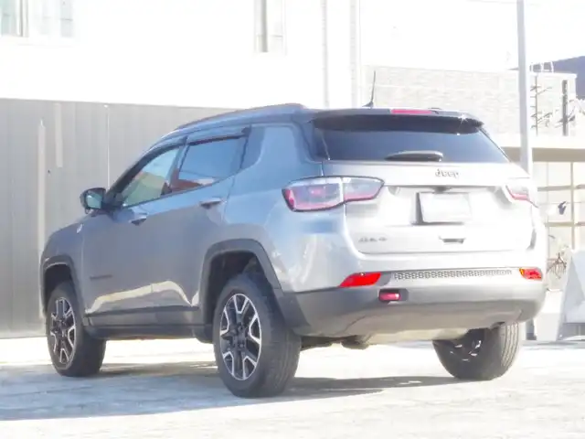 クライスラー・ジープ ジープ コンパス トレイルホーク 岩手県 2020(令2)年 2.9万km グレー 自動緊急ブレーキ/レーンセンス/ブラインドスポット/ACC/パークセンス/純正メモリナビ/バックカメラ/DSRC/前後ドラレコ/純正ラバーマット/ドアバイザー/社外CDプレーヤー/キセノンライト