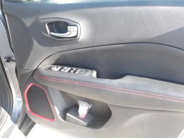 クライスラー・ジープ ジープ コンパス トレイルホーク 岩手県 2020(令2)年 2.9万km グレー 自動緊急ブレーキ/レーンセンス/ブラインドスポット/ACC/パークセンス/純正メモリナビ/バックカメラ/DSRC/前後ドラレコ/純正ラバーマット/ドアバイザー/社外CDプレーヤー/キセノンライト