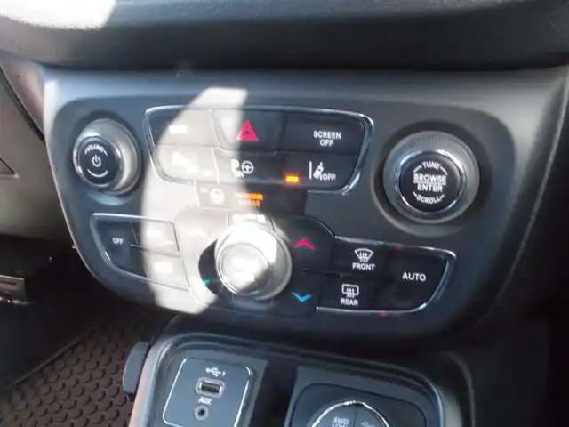 クライスラー・ジープ ジープ コンパス トレイルホーク 岩手県 2020(令2)年 2.9万km グレー 自動緊急ブレーキ/レーンセンス/ブラインドスポット/ACC/パークセンス/純正メモリナビ/バックカメラ/DSRC/前後ドラレコ/純正ラバーマット/ドアバイザー/社外CDプレーヤー/キセノンライト