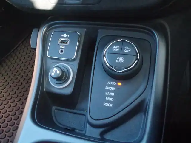 クライスラー・ジープ ジープ コンパス トレイルホーク 岩手県 2020(令2)年 2.9万km グレー 自動緊急ブレーキ/レーンセンス/ブラインドスポット/ACC/パークセンス/純正メモリナビ/バックカメラ/DSRC/前後ドラレコ/純正ラバーマット/ドアバイザー/社外CDプレーヤー/キセノンライト