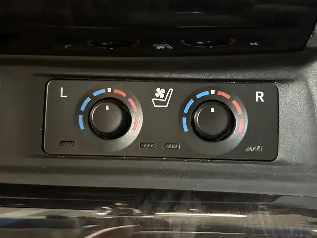 トヨタ ヴェルファイア Z Gエディション 大阪府 2019(令1)年 2.3万km ブラック 黒革シート 三眼LED 純正10incナビTV フリップダウンモニター デジタルインナーミラー パワーシート/ヒーター/エアコン ハンドルヒーター 電動リアゲート レーダーC 衝突軽減ブレーキ レーンアシスト BSM