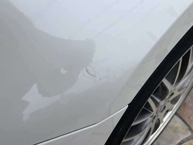 トヨタ プリウス A 静岡県 2016(平28)年 9.7万km ホワイトパールクリスタルシャイン 純正SDナビ/・CD/・DVD/・フルセグＴＶ/・Bluetooth/・AM/・FM/主要装備/・TRDエアロF/R/・衝突軽減/・レーンキープ/・追従クルコン/・BSM/・コーナーセンサー前後/・バックカメラ/・ETC/・ドラレコ前/・HUD/・ステリモ/・ヒーテッドドアミラー/・スマートキー/・プッシュスタート/・純正フロアマット/・社外アルミホイール/・LEDヘッドライト/・オートライト/・オートハイビーム