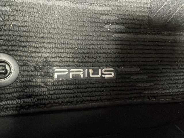 トヨタ プリウス A 静岡県 2016(平28)年 9.7万km ホワイトパールクリスタルシャイン 純正SDナビ/・CD/・DVD/・フルセグＴＶ/・Bluetooth/・AM/・FM/主要装備/・TRDエアロF/R/・衝突軽減/・レーンキープ/・追従クルコン/・BSM/・コーナーセンサー前後/・バックカメラ/・ETC/・ドラレコ前/・HUD/・ステリモ/・ヒーテッドドアミラー/・スマートキー/・プッシュスタート/・純正フロアマット/・社外アルミホイール/・LEDヘッドライト/・オートライト/・オートハイビーム