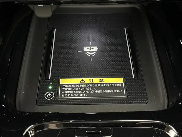 ホンダ ヴェゼル ハイブリッド e:HEV Z 岡山県 2025(令7)年 0.1万km未満 プラチナホワイトパール 登録済未使用車		/純正メモリナビゲーション		/【フルセグ/Bluetooth/CarPlay】		/バックカメラ	/純正18inアルミホイール+サマータイヤ：装着					/レーダークルーズコントロール		/ビルトインETC2.0	/置くだけ充電/LEDヘッドライト（AUTO機能付き）		/シートヒーター		/横滑り防止機能		/衝突軽減システム		/車線逸脱防止システム						/スマートキー		/ステアリングスイッチ		/プッシュスタート		/コーナーセンサー					/新車保証書		/取扱説明書		/スペアキー×１
