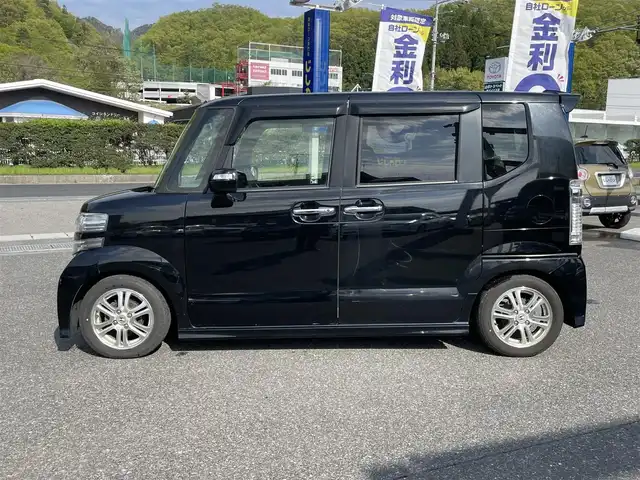 ホンダ Ｎ ＢＯＸ カスタム G Lパッケージ 山形県 2012(平24)年 7.3万km クリスタルブラックパール (株)IDOMが運営する【じしゃロン山形店】の自社ローン専用車両になります。/こちらは現金またはオートローンご利用時の価格です。/自社ローンご希望の方は別途その旨お申付け下さい。/純正ナビ/（FM/AM/SD/ワンセグ）/片側パワースライドドア/バックカメラ/ステアリングスイッチ/ウィンカーミラー/純正フロアマット/プッシュスタート/スマートキー/HIDライト/横滑り防止/ISOFIX