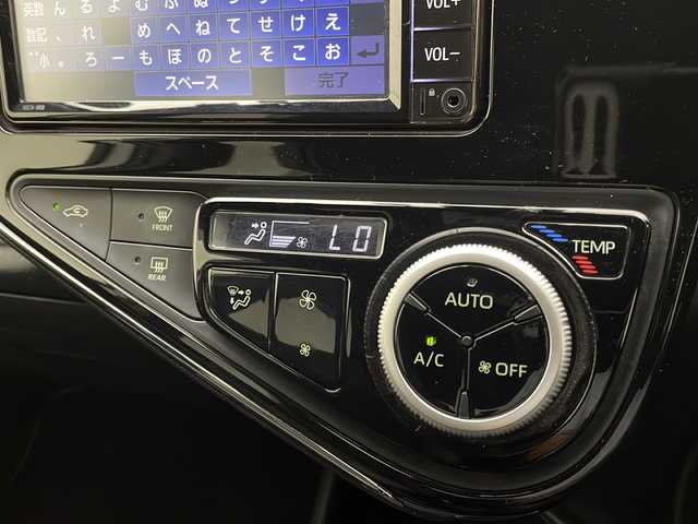 トヨタ アクア クロスオーバー グラム 宮崎県 2020(令2)年 3.6万km ホワイトパールクリスタルシャイン 禁煙車/トヨタセーフティセンス/純正ナビTV/（NSCN-W68/CD/DVD/Bluetooth/フルセグTV)/純正ビルトインETC/純正ドライブレコーダー/純正LEDオートライト/純正LEDフォグ/純正オートアラーム/純正16インチアルミ/純正フロアマット/プリクラッシュセーフティ/オートマチックハイビーム/レーンディパーチャーアラート/クリアランスソナー/ウインカードアミラー/ハーフレザーシート/本革巻ハンドル/前席シートヒーター/オートエアコン（ナノイー）/スマートキー/プッシュエンジンスタート/スペアキー/新車時保証書/取扱い説明書