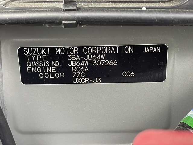 スズキ ジムニー XC 三重県 2023(令5)年 2万km ジャングルグリーン 禁煙車/ｓｔｒａｄｅ７インチＳＤナビ/・Ｂｌｕｅｔｏｏｔｈ・ＣＤ／ＤＶＤ・フルセグ・SD/スズキセーフティサポート/・衝突軽減ブレーキ・車線逸脱抑制制御機能/・ハイビームアシスト/前席シートヒーター/クルーズコントロール/革巻きステアリング/電動格納ミラー/ヒーテッドドアミラー
