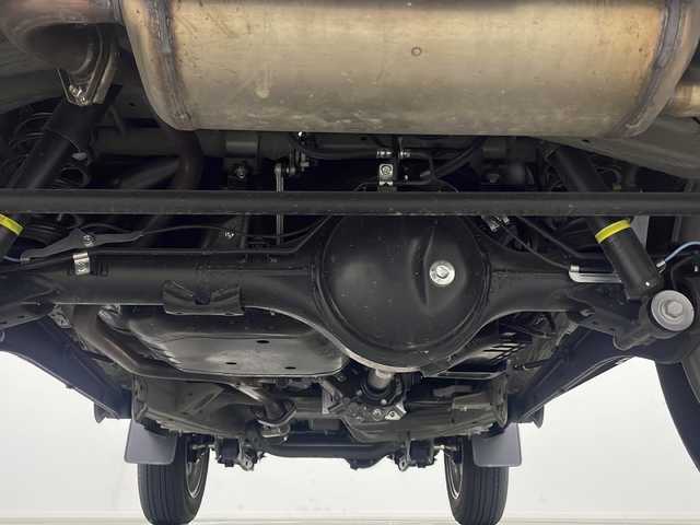 スズキ ジムニー XC 三重県 2023(令5)年 2万km ジャングルグリーン 禁煙車/ｓｔｒａｄｅ７インチＳＤナビ/・Ｂｌｕｅｔｏｏｔｈ・ＣＤ／ＤＶＤ・フルセグ・SD/スズキセーフティサポート/・衝突軽減ブレーキ・車線逸脱抑制制御機能/・ハイビームアシスト/前席シートヒーター/クルーズコントロール/革巻きステアリング/電動格納ミラー/ヒーテッドドアミラー