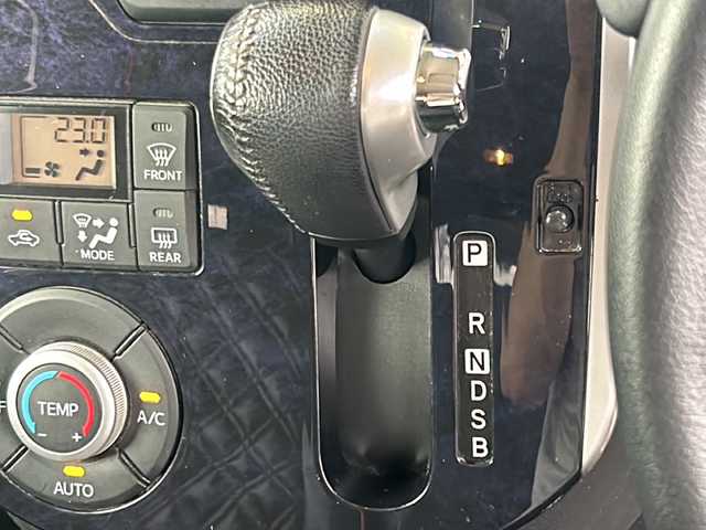 ダイハツ タント カスタム RS トップED SAⅡ 静岡県 2016(平28)年 7.9万km パールホワイトⅢ 　社外ナビ　/・ワンセグTV/・CD/DVD/・AUX/・SD/・バックカメラ/・交通情報/・ＡＭ・ＦＭ/　基本装備　/・ＥＴＣ/・社外ＡＷ/・社外車高調/・シートカバー/・両側パワースライドドア/・社外フロアマット/・オートライト/・オートエアコン/・ドライブレコーダー/・コーナーセンサー