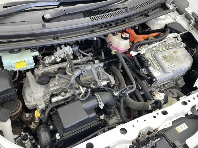 トヨタ アクア S 宮城県 2017(平29)年 5.8万km ライムホワイトパールクリスタルシャイン 社外ナビ　MDV-L504W/CD/DVD/SD/USB/FM/AM/BT/フルセグTV/バックカメラ/トヨタセーフティーセンス/プリクラッシュセーフティーセンス/レーディパーチャーアラート/オートマチックハイビーム/先行車発進告知/横滑り防止システム/ETC/前ドライブレコーダー/ステアリングスイッチ/電動格納ミラー/ウインカーミラー/社外ドアバイザー/オートライト/LEDヘッドライト/ヘッドライトレベライザー/純正ホイールキャップ/プッシュスタート/スマートキー/スペアキーx1/エンジンスターター