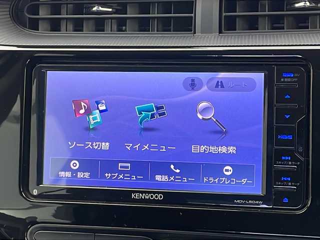 トヨタ アクア S 宮城県 2017(平29)年 5.8万km ライムホワイトパールクリスタルシャイン 社外ナビ　MDV-L504W/CD/DVD/SD/USB/FM/AM/BT/フルセグTV/バックカメラ/トヨタセーフティーセンス/プリクラッシュセーフティーセンス/レーディパーチャーアラート/オートマチックハイビーム/先行車発進告知/横滑り防止システム/ETC/前ドライブレコーダー/ステアリングスイッチ/電動格納ミラー/ウインカーミラー/社外ドアバイザー/オートライト/LEDヘッドライト/ヘッドライトレベライザー/純正ホイールキャップ/プッシュスタート/スマートキー/スペアキーx1/エンジンスターター