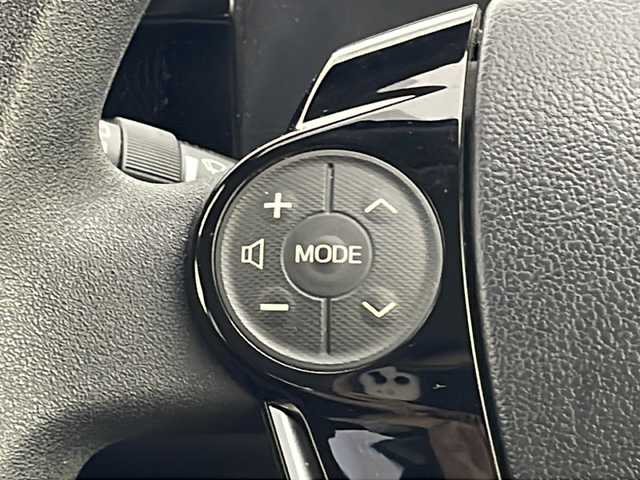 トヨタ アクア S 宮城県 2017(平29)年 5.8万km ライムホワイトパールクリスタルシャイン 社外ナビ　MDV-L504W/CD/DVD/SD/USB/FM/AM/BT/フルセグTV/バックカメラ/トヨタセーフティーセンス/プリクラッシュセーフティーセンス/レーディパーチャーアラート/オートマチックハイビーム/先行車発進告知/横滑り防止システム/ETC/前ドライブレコーダー/ステアリングスイッチ/電動格納ミラー/ウインカーミラー/社外ドアバイザー/オートライト/LEDヘッドライト/ヘッドライトレベライザー/純正ホイールキャップ/プッシュスタート/スマートキー/スペアキーx1/エンジンスターター
