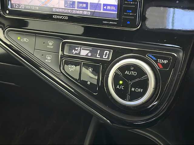 トヨタ アクア S 宮城県 2017(平29)年 5.8万km ライムホワイトパールクリスタルシャイン 社外ナビ　MDV-L504W/CD/DVD/SD/USB/FM/AM/BT/フルセグTV/バックカメラ/トヨタセーフティーセンス/プリクラッシュセーフティーセンス/レーディパーチャーアラート/オートマチックハイビーム/先行車発進告知/横滑り防止システム/ETC/前ドライブレコーダー/ステアリングスイッチ/電動格納ミラー/ウインカーミラー/社外ドアバイザー/オートライト/LEDヘッドライト/ヘッドライトレベライザー/純正ホイールキャップ/プッシュスタート/スマートキー/スペアキーx1/エンジンスターター