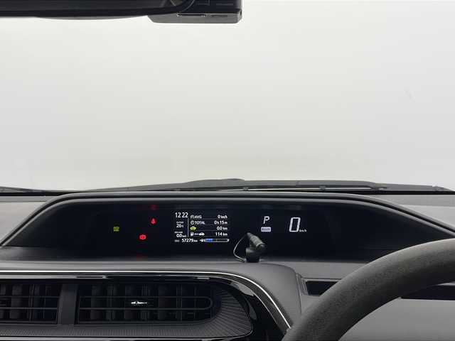 トヨタ アクア S 宮城県 2017(平29)年 5.8万km ライムホワイトパールクリスタルシャイン 社外ナビ　MDV-L504W/CD/DVD/SD/USB/FM/AM/BT/フルセグTV/バックカメラ/トヨタセーフティーセンス/プリクラッシュセーフティーセンス/レーディパーチャーアラート/オートマチックハイビーム/先行車発進告知/横滑り防止システム/ETC/前ドライブレコーダー/ステアリングスイッチ/電動格納ミラー/ウインカーミラー/社外ドアバイザー/オートライト/LEDヘッドライト/ヘッドライトレベライザー/純正ホイールキャップ/プッシュスタート/スマートキー/スペアキーx1/エンジンスターター