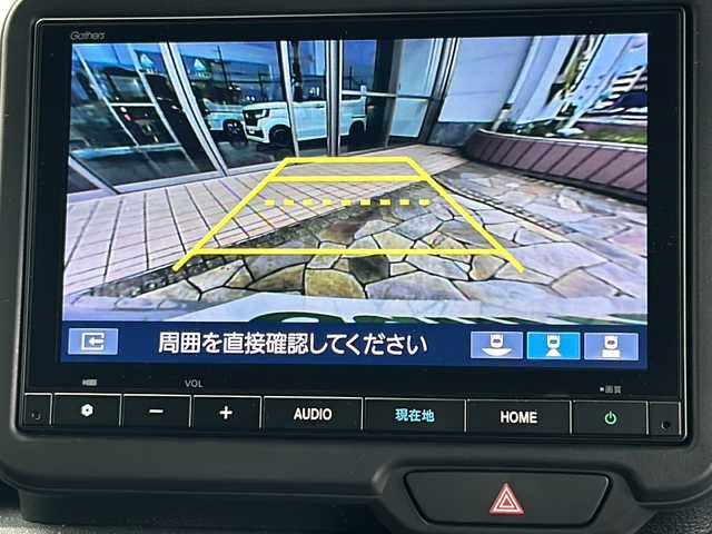 ホンダ Ｎ ＢＯＸ カスタム ターボ 静岡県 2024(令6)年 0.9万km プレミアムサンライトホワイトパール 純正ナビ/・フルセグTV/・Bluetooth/・iPod/・USB/・FM/AM/主要装備/・ＥＴＣ/・追従クルコン/・両側パワスラ/・横滑り防止装置/・ホンダセンシング/・運転席＋助手席シートヒーター/・パドルシフト/・純正切削１５インチアルミホイール/・オートライト/・電動パーキング/・オートホールド　/・ハーフレザー/・本革巻ステアリングホイール