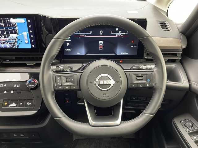 日産 セレナ e－パワー ハイウェイスター V 千葉県 2023(令5)年 2.8万km ホワイト 純正12.3インチメーカーナビ/　Bluetooth/フルセグTV/Apple car play/Android Auto/プロパイロット/レーダークルーズコントロール/レーンキープアシスト/衝突軽減ブレーキ/クリアランスソナー/先行車発進警報/標識認識機能/ブラインドスポットモニター/全方位カメラ/オートハイビーム/電動パーキング/オートホールド/フリップダウンモニター/純正ドラレコ型デジタルインナーミラー（前後）/ワイヤレス充電/両側ハンズフリーパワスラ/全席USBソケット/シートバックテーブル/ロールサンシェード/LEDライト/フォグランプ/ビルトインETC２．０/フロアマット