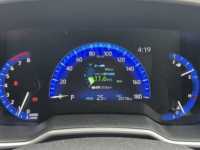 トヨタ カローラ クロス Z 福岡県 2023(令5)年 2.1万km プラチナホワイトパールマイカ ワンオーナー/純正9インチディスプレイオーディオ/　（AM/FM/Bluetooth/フルセグTV）/バックカメラ/トヨタセーフティーセンス/・プリクラッシュセーフティ/・レーントレーシングアシスト/・オートマチックハイビーム/・ロードサインアシスト/・レーダークルーズコントロール/・先行車発進告知機能/オートライト/コナーセンサー/クリアランスソナー/ブラインドスポットモニター/横滑り防止機能/純正18インチアルミホイール/パワーバックドア/ルーフレール/黒色ハーフレザーシート/パワーシート（D席）/シートヒーター（D/N）/ビルトインETC/純正フロアマット/社外ドリンクホルダー/電格ウインカーミラー/USB端子×3/電源ソケット×1/プッシュスタート/ドアバイザー/ISOFIX/盗難防止装置/スペアキー×1/保証書/取扱説明書/ナビ取扱説明書