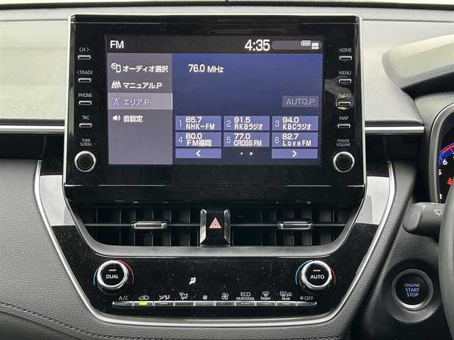 トヨタ カローラ クロス Z 福岡県 2023(令5)年 2.1万km プラチナホワイトパールマイカ ワンオーナー/純正9インチディスプレイオーディオ/　（AM/FM/Bluetooth/フルセグTV）/バックカメラ/トヨタセーフティーセンス/・プリクラッシュセーフティ/・レーントレーシングアシスト/・オートマチックハイビーム/・ロードサインアシスト/・レーダークルーズコントロール/・先行車発進告知機能/オートライト/コナーセンサー/クリアランスソナー/ブラインドスポットモニター/横滑り防止機能/純正18インチアルミホイール/パワーバックドア/ルーフレール/黒色ハーフレザーシート/パワーシート（D席）/シートヒーター（D/N）/ビルトインETC/純正フロアマット/社外ドリンクホルダー/電格ウインカーミラー/USB端子×3/電源ソケット×1/プッシュスタート/ドアバイザー/ISOFIX/盗難防止装置/スペアキー×1/保証書/取扱説明書/ナビ取扱説明書