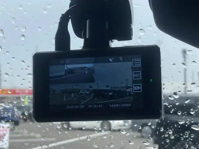 スズキ スペーシア ギア HYBRID XZターボ 島根県 2024(令6)年 0.4万km クールカーキパールメタリック/ガンメタリック2トーン ワンオーナー /メーカーOPナビ(BT/フルセグ/AppleCarPlay)/デュアルセンサーブレーキサポート/車線逸脱抑制/アダクティブクルーズコントロール/先行車発進お知らせ/標識認識/全方位カメラ/両側パワースライドドア /ヘッドアップディスプレイ/ビルトインETC2.0/パドルシフト/前後ドライブレコーダー/前席シートヒーター /ステリングヒーター/ステアリングリモコン/電動格納ミラー/ミラーウィンカー /純正フロアマット/純正ドアバイザー/取扱説明書/保証書/スペアキー×1