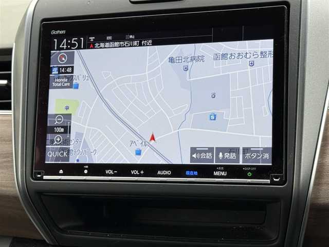 ホンダ フリード ハイブリット G 道南・函館 2024(令6)年 0.9万km プラチナホワイトパール 純正メモリナビ/・フルセグＴＶ/・寒冷地仕様/・衝突被害軽減ブレーキ/・バックカメラ/・レーダークルーズコントロール/・車線逸脱警報/・両側パワースライドドア/・前後ドライブレコーダー/・前席シートヒーター/・LEDアダプティブコーナリングライト/・ウォークスルー/・ETC/・新車時保証書・取扱説明書