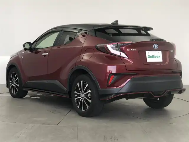 トヨタ Ｃ－ＨＲ S LEDエディション 愛知県 2017(平29)年 5.9万km ブラック/センシュアルレッドマイカ 2トーン 社外SDナビ/バックカメラ/クルーズココントロール/ETC装備/TV視聴可能/DVD再生/純正フロアマット/社外AW/レーンキープ/オートライト/オートマチックハイビーム/純正LEDライト/フォグランプ/衝突軽減/オートホールド/シガーソケット