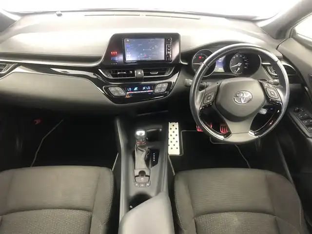 トヨタ Ｃ－ＨＲ S LEDエディション 愛知県 2017(平29)年 5.9万km ブラック/センシュアルレッドマイカ 2トーン 社外SDナビ/バックカメラ/クルーズココントロール/ETC装備/TV視聴可能/DVD再生/純正フロアマット/社外AW/レーンキープ/オートライト/オートマチックハイビーム/純正LEDライト/フォグランプ/衝突軽減/オートホールド/シガーソケット
