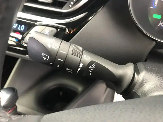 トヨタ Ｃ－ＨＲ S LEDエディション 愛知県 2017(平29)年 5.9万km ブラック/センシュアルレッドマイカ 2トーン 社外SDナビ/バックカメラ/クルーズココントロール/ETC装備/TV視聴可能/DVD再生/純正フロアマット/社外AW/レーンキープ/オートライト/オートマチックハイビーム/純正LEDライト/フォグランプ/衝突軽減/オートホールド/シガーソケット