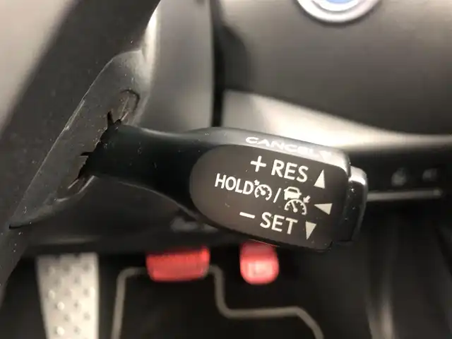 トヨタ Ｃ－ＨＲ S LEDエディション 愛知県 2017(平29)年 5.9万km ブラック/センシュアルレッドマイカ 2トーン 社外SDナビ/バックカメラ/クルーズココントロール/ETC装備/TV視聴可能/DVD再生/純正フロアマット/社外AW/レーンキープ/オートライト/オートマチックハイビーム/純正LEDライト/フォグランプ/衝突軽減/オートホールド/シガーソケット