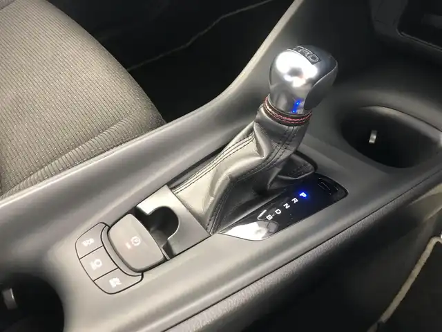 トヨタ Ｃ－ＨＲ S LEDエディション 愛知県 2017(平29)年 5.9万km ブラック/センシュアルレッドマイカ 2トーン 社外SDナビ/バックカメラ/クルーズココントロール/ETC装備/TV視聴可能/DVD再生/純正フロアマット/社外AW/レーンキープ/オートライト/オートマチックハイビーム/純正LEDライト/フォグランプ/衝突軽減/オートホールド/シガーソケット