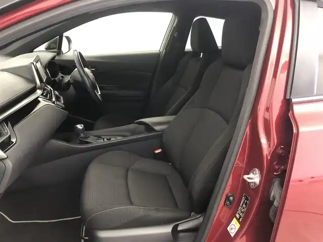 トヨタ Ｃ－ＨＲ S LEDエディション 愛知県 2017(平29)年 5.9万km ブラック/センシュアルレッドマイカ 2トーン 社外SDナビ/バックカメラ/クルーズココントロール/ETC装備/TV視聴可能/DVD再生/純正フロアマット/社外AW/レーンキープ/オートライト/オートマチックハイビーム/純正LEDライト/フォグランプ/衝突軽減/オートホールド/シガーソケット