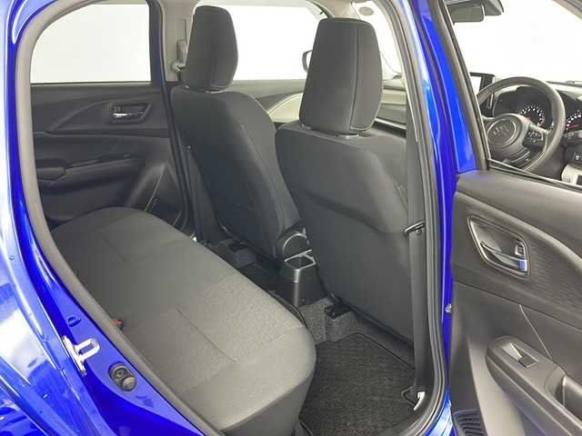 スズキ スイフト HYBRID MZ 道央・札幌 2024(令6)年 0.3万km 青Ⅱ ・純正ディスプレイオーディオ&CD&DVD&BT&AppleCarplay&AndroidAuto/・全方位カメラ/・スズキセーフティサポート/・衝突被害軽減ブレーキ/・レーンキープアシスト/・レーダークルーズコントロール/・クリアランスソナー/・ブラインドスポットモニター/・スズキコネクト対応車/・アイドリングストップ/・横滑り防止装置/・前席シートヒーター/・ドアミラーヒーター/・ビルトインETC2.0/・ステアリングスイッチ/・革巻きステアリング/・ドアバイザー/・電動格納ミラー/・プッシュスタート/・LEDヘッドライト/・LEDフォグランプ/・オートライト/・オートマチックハイビーム/・スマートキー/・スペアキー