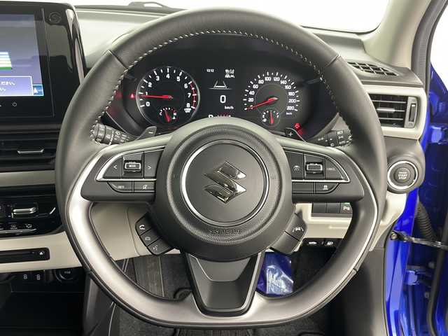 スズキ スイフト HYBRID MZ 道央・札幌 2024(令6)年 0.3万km 青Ⅱ ・純正ディスプレイオーディオ&CD&DVD&BT&AppleCarplay&AndroidAuto/・全方位カメラ/・スズキセーフティサポート/・衝突被害軽減ブレーキ/・レーンキープアシスト/・レーダークルーズコントロール/・クリアランスソナー/・ブラインドスポットモニター/・スズキコネクト対応車/・アイドリングストップ/・横滑り防止装置/・前席シートヒーター/・ドアミラーヒーター/・ビルトインETC2.0/・ステアリングスイッチ/・革巻きステアリング/・ドアバイザー/・電動格納ミラー/・プッシュスタート/・LEDヘッドライト/・LEDフォグランプ/・オートライト/・オートマチックハイビーム/・スマートキー/・スペアキー