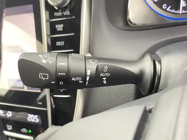 トヨタ ハリアー 千葉県 2018(平30)年 2.6万km ホワイトパールクリスタルシャイン トヨタセーフティーセンス/・プリクラッシュセーフティ/・レーンディパーチャーアラート/・オートマチックハイビーム/・アダクティブクルーズコントロール/・レーダークルーズコントロール/9インチメーカーナビ/JBLサウンド/・CD/Bluetooth/フルセグTV/アラウンドビューモニター/電動リアゲート/LEDオートヘッドライト/ハーフレザーシート/パワーシート/電動パーキング/オートブレーキホールド/純正18インチアルミホイール/純正フロアマット/ステアリングスイッチ/オートエアコン/アイドリングストップ/プッシュスタート/スマートキー/スペアキー1本/禁煙車