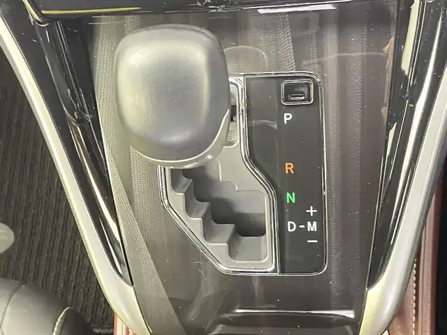 トヨタ ハリアー 千葉県 2018(平30)年 2.6万km ホワイトパールクリスタルシャイン トヨタセーフティーセンス/・プリクラッシュセーフティ/・レーンディパーチャーアラート/・オートマチックハイビーム/・アダクティブクルーズコントロール/・レーダークルーズコントロール/9インチメーカーナビ/JBLサウンド/・CD/Bluetooth/フルセグTV/アラウンドビューモニター/電動リアゲート/LEDオートヘッドライト/ハーフレザーシート/パワーシート/電動パーキング/オートブレーキホールド/純正18インチアルミホイール/純正フロアマット/ステアリングスイッチ/オートエアコン/アイドリングストップ/プッシュスタート/スマートキー/スペアキー1本/禁煙車