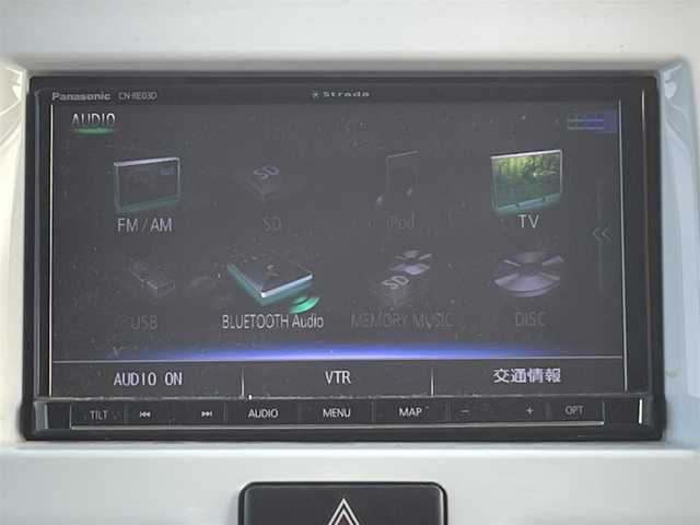 スズキ ハスラー F リミテッド 滋賀県 2017(平29)年 8.7万km クリスタルホワイトパール/ブラック2トーン ガソリン（ハイブリッド）/2WD(FF)/CVT/純正7インチナビ【CN-RE03D】/(FM/AM/CD/DVD/フルセグ/Bluetooth)/プリクラッシュブレーキアシスト	/踏み間違い防止アシスト	/積込夏タイヤ/運転席・助手席シートヒーター/電動格納ミラー/ステアリングスイッチ/オートライト/キセノンライト/フルオートエアコン/プッシュスタート/純正フロアマット/ドアバイザー
