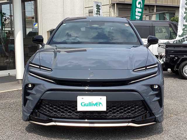 トヨタ クラウン スポーツ Z 兵庫県 2024(令6)年 0.8万km グレー ワンオーナー/モデリスタエアロ/純正12.3インチディスプレイオーディオ/（フルセグ/USB/Bluetooth）/Tコネクト/Miracast/ETC/デジタルインナーミラー/全方位モニター/ヘッドアップディスプレイ/トヨタチームメイト/・レーダークルコン/・LDA/・BSM/・PCS/・PDA/・RCTA/・RCD/・PKSB/・SEA/・AVSP/・RSA/・後方車両接近告知/置くだけ充電/パワーバックドア/レザーシート/シートヒーター・エアーシート（D/N席）/LEDヘッドライト/LEDフォグ/オートライト/オートライトハイビーム/ヘッドライトウォッシャー//スマートキー/スペアキー/取扱説明書/保証書/カラーコード　1M2   アッシュ