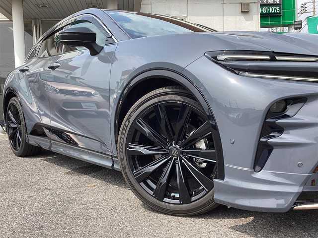 トヨタ クラウン スポーツ Z 兵庫県 2024(令6)年 0.8万km グレー ワンオーナー/モデリスタエアロ/純正12.3インチディスプレイオーディオ/（フルセグ/USB/Bluetooth）/Tコネクト/Miracast/ETC/デジタルインナーミラー/全方位モニター/ヘッドアップディスプレイ/トヨタチームメイト/・レーダークルコン/・LDA/・BSM/・PCS/・PDA/・RCTA/・RCD/・PKSB/・SEA/・AVSP/・RSA/・後方車両接近告知/置くだけ充電/パワーバックドア/レザーシート/シートヒーター・エアーシート（D/N席）/LEDヘッドライト/LEDフォグ/オートライト/オートライトハイビーム/ヘッドライトウォッシャー//スマートキー/スペアキー/取扱説明書/保証書/カラーコード　1M2   アッシュ