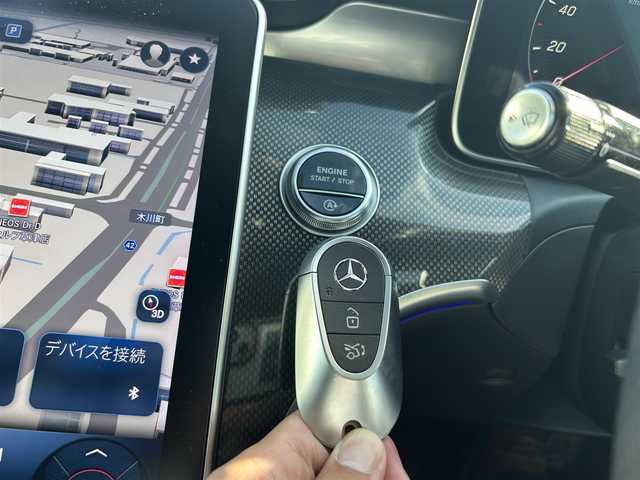 メルセデス・ベンツ Ｍ・ベンツ Ｃ２２０ｄ アバンギャルド　AMGライン 滋賀県 2022(令4)年 2万km ポーラホワイト HUD/アンビエントライト/ハーフレザーシート/・前席メモリ付きパワーシート/・前席シートヒーター/純正ナビ/３６０°カメラ/フルセグ/CarPlay/ＡＣＣ/ＢＳＭ/レーンキープ/純正ＬＥＤデジタルライト/パワートランク