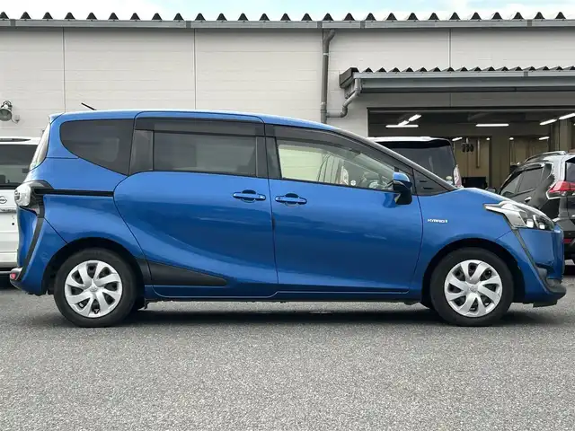 トヨタ シエンタ ハイブリッド G 埼玉県 2017(平29)年 12.8万km コバルトブルーメタリック (株)IDOMが運営する【じしゃロン鳩ヶ谷店】の自社ローン専用車両になりますこちらは現金またはオートローンご利用時の価格です。自社ローンご希望の方は別途その旨お申付け下さい/純正SDナビ/純正ワンセグテレビ/バックカメラ/プッシュスタート/ETC/3列シート/社外フロアマット/プリクラッシュセーフティ/レーンアシスト/両側パワースライドドア