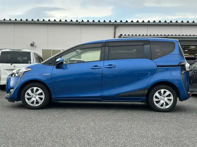 トヨタ シエンタ ハイブリッド G 埼玉県 2017(平29)年 12.8万km コバルトブルーメタリック (株)IDOMが運営する【じしゃロン鳩ヶ谷店】の自社ローン専用車両になりますこちらは現金またはオートローンご利用時の価格です。自社ローンご希望の方は別途その旨お申付け下さい/純正SDナビ/純正ワンセグテレビ/バックカメラ/プッシュスタート/ETC/3列シート/社外フロアマット/プリクラッシュセーフティ/レーンアシスト/両側パワースライドドア