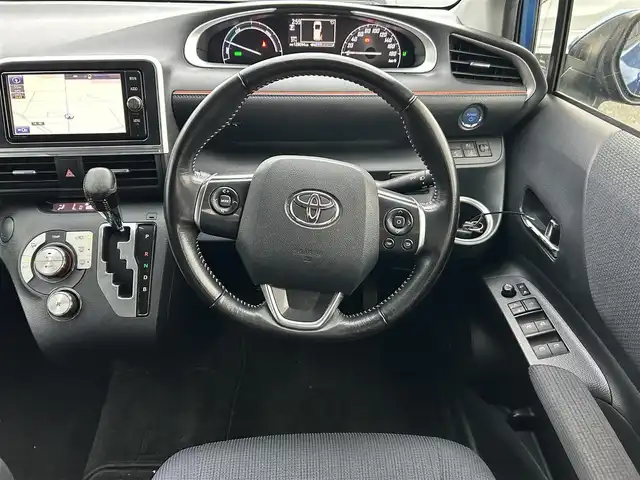 トヨタ シエンタ ハイブリッド G 埼玉県 2017(平29)年 12.8万km コバルトブルーメタリック (株)IDOMが運営する【じしゃロン鳩ヶ谷店】の自社ローン専用車両になりますこちらは現金またはオートローンご利用時の価格です。自社ローンご希望の方は別途その旨お申付け下さい/純正SDナビ/純正ワンセグテレビ/バックカメラ/プッシュスタート/ETC/3列シート/社外フロアマット/プリクラッシュセーフティ/レーンアシスト/両側パワースライドドア
