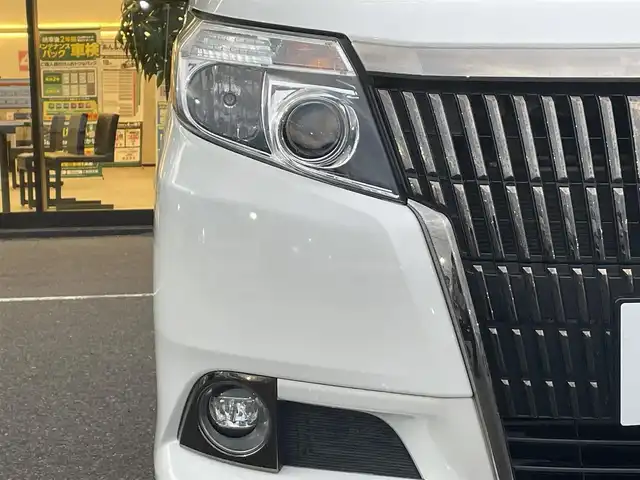 トヨタ エスクァイア Gi ブラックテーラード 茨城県 2017(平29)年 7.5万km ホワイトパールクリスタルシャイン 純正9インチナビ/【AM・FM・TV・BT・DVD・CD】/バックカメラ/純正フリップダウンモニター/トヨタセーフティセンス/両側パワースライドドア/クルーズコントロール/レザーシート/シートヒーターD＋N席/スマートキー/スペアキー1本/純正LEDヘッドライト/フロアマット純正/ETC2.0