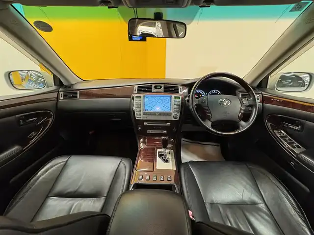 トヨタ クラウン マジェスタ Cタイプ Fパッケージ 群馬県 2006(平18)年 6万km プレミアムシルバーパール メーカーオプションナビ/　　フルセグ/　　AM/FM/CD/DVD/MSV/バックカメラ/サンルーフ/クリアランスソナー/クルーズコントロール/キセノンオートライト/フォグランプ/純正17インチAW/パワーシート/シートメモリー/シートヒーター/アダプティブフロントライティングシステム/SOSコール/ヘッドアップディスプレイ/スマートキー/前後方ドライブレコーダー/ビルトインETC/横滑り防止機能