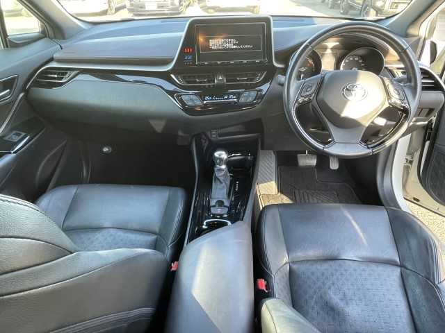 トヨタ Ｃ－ＨＲ G 岩手県 2017(平29)年 7.3万km ブラック/ホワイトパールクリスタルシャイン 2トーン ワンオーナー/前席シートヒーター/スペアキー/BSM/AAC/純正ナビ（地図SD欠品）/バックカメラ/レーダークルーズコントロール/ETC/レザーシート