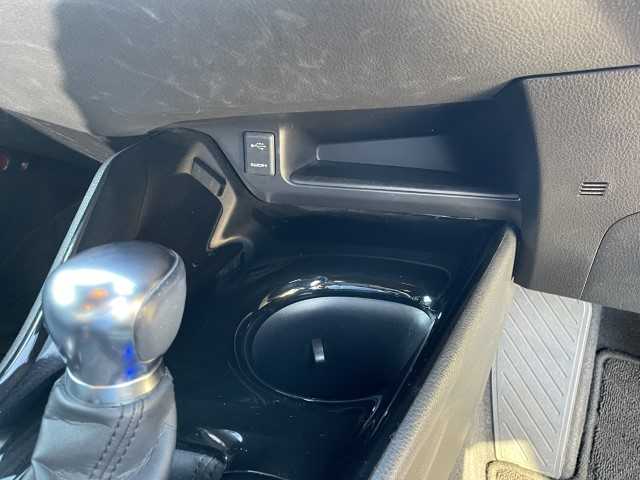 トヨタ Ｃ－ＨＲ G 岩手県 2017(平29)年 7.3万km ブラック/ホワイトパールクリスタルシャイン 2トーン ワンオーナー/前席シートヒーター/スペアキー/BSM/AAC/純正ナビ（地図SD欠品）/バックカメラ/レーダークルーズコントロール/ETC/レザーシート