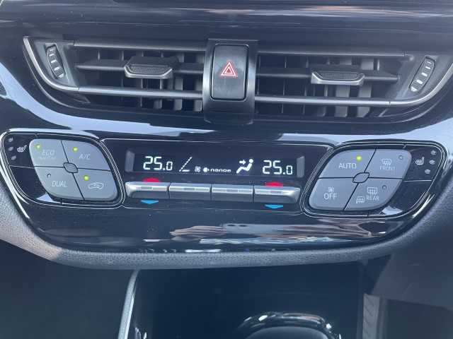 トヨタ Ｃ－ＨＲ G 岩手県 2017(平29)年 7.3万km ブラック/ホワイトパールクリスタルシャイン 2トーン ワンオーナー/前席シートヒーター/スペアキー/BSM/AAC/純正ナビ（地図SD欠品）/バックカメラ/レーダークルーズコントロール/ETC/レザーシート