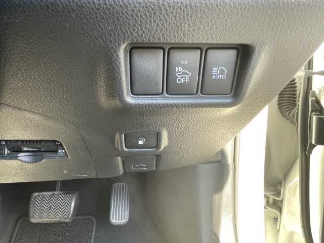 トヨタ Ｃ－ＨＲ G 岩手県 2017(平29)年 7.3万km ブラック/ホワイトパールクリスタルシャイン 2トーン ワンオーナー/前席シートヒーター/スペアキー/BSM/AAC/純正ナビ（地図SD欠品）/バックカメラ/レーダークルーズコントロール/ETC/レザーシート