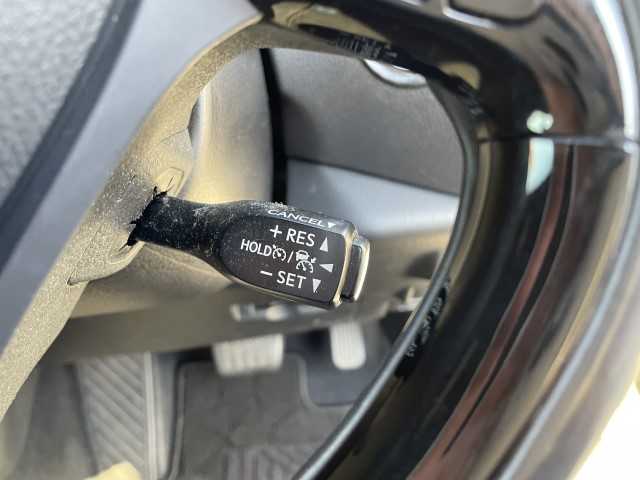 トヨタ Ｃ－ＨＲ G 岩手県 2017(平29)年 7.3万km ブラック/ホワイトパールクリスタルシャイン 2トーン ワンオーナー/前席シートヒーター/スペアキー/BSM/AAC/純正ナビ（地図SD欠品）/バックカメラ/レーダークルーズコントロール/ETC/レザーシート